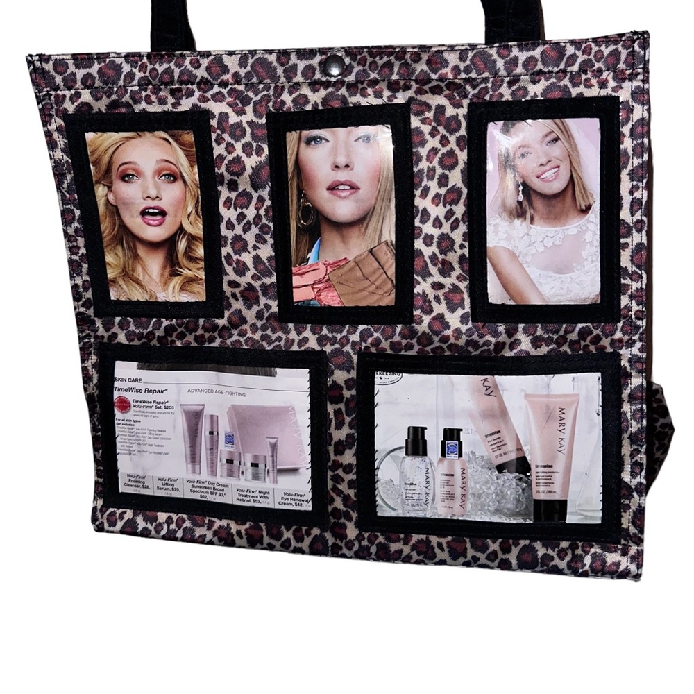 LEOPARD PRINT ⭐️ TOTE BRAG BAG, w/ Photo Holders and attached change purse, NWT - Picture 2 of 6